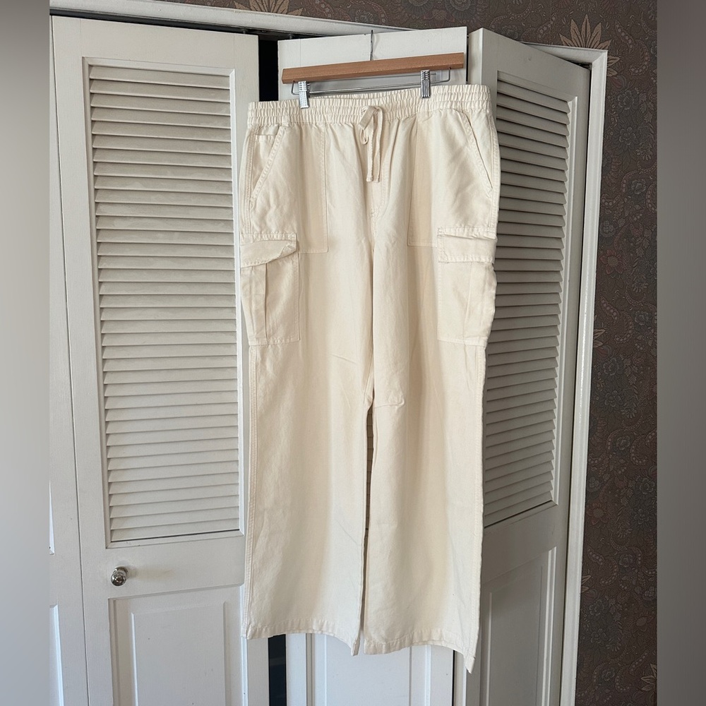 Aerie wide leg twill cargo pant size XL in ivory - NWT